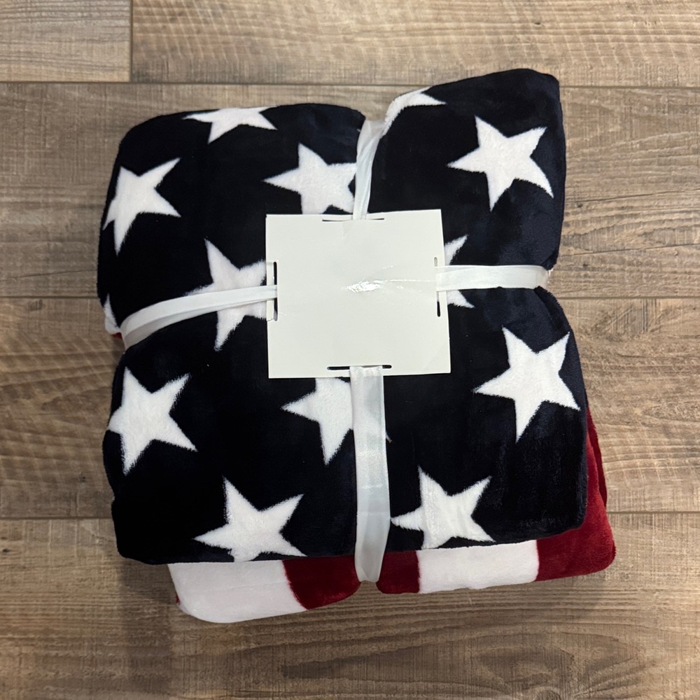 American Flag Patterned Blanket Never Used